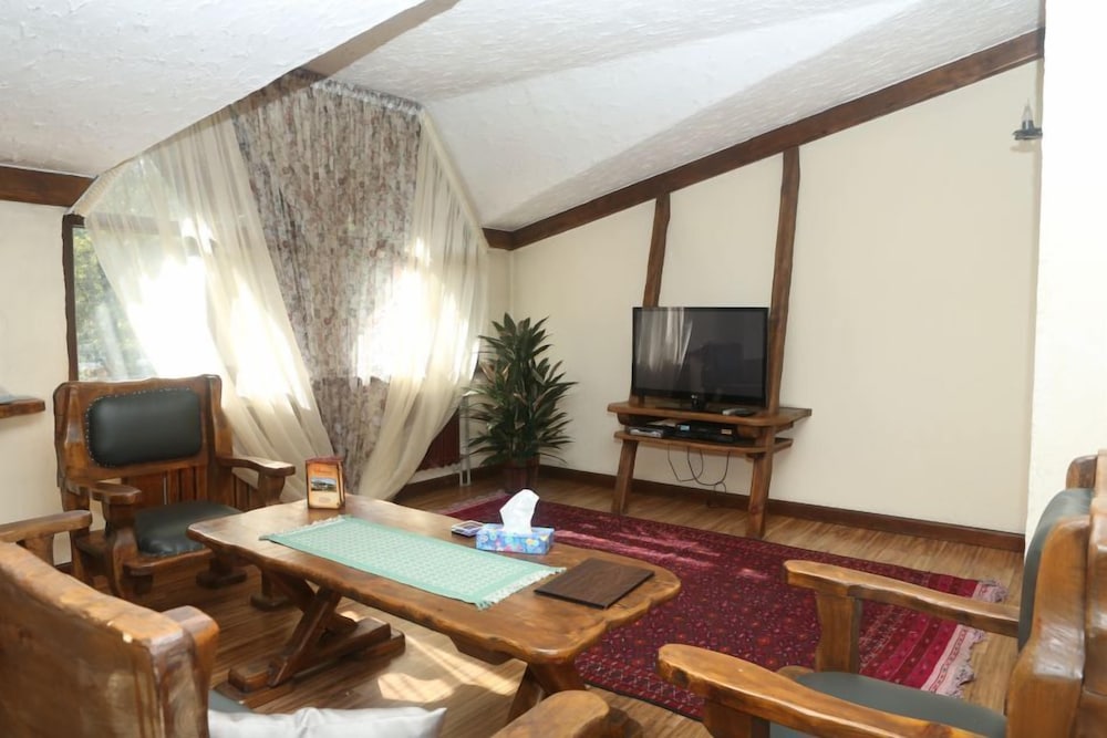 Saraichik Hotel 35/52