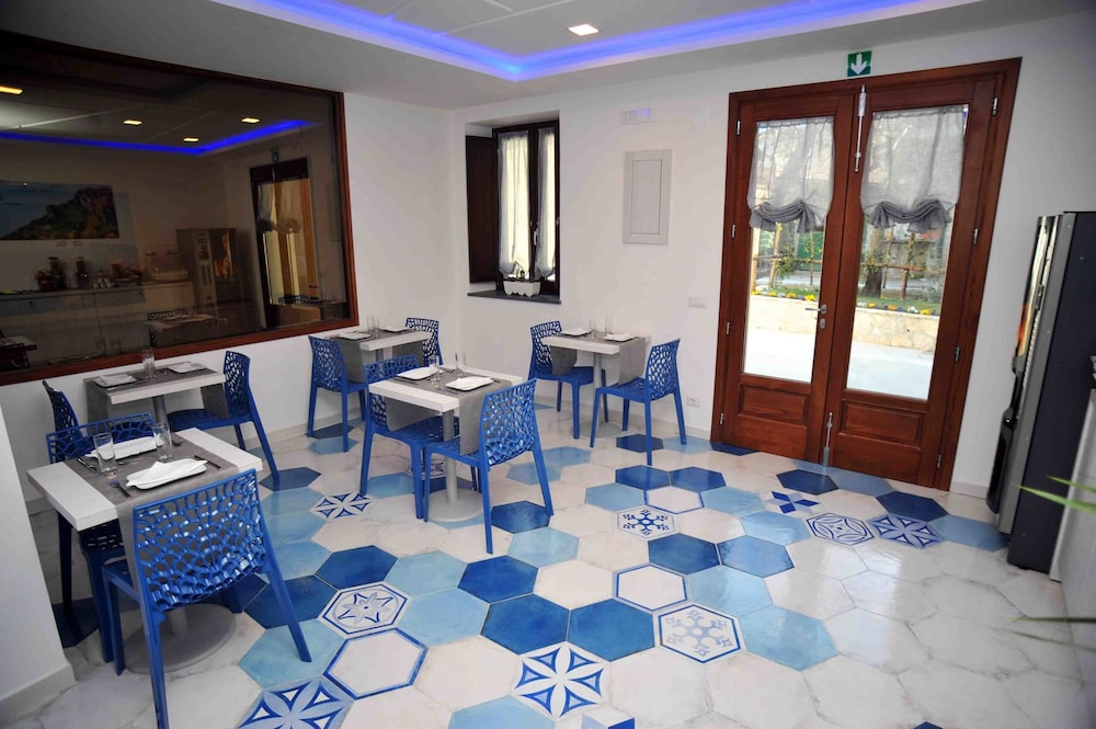 Costa Blu 32/50