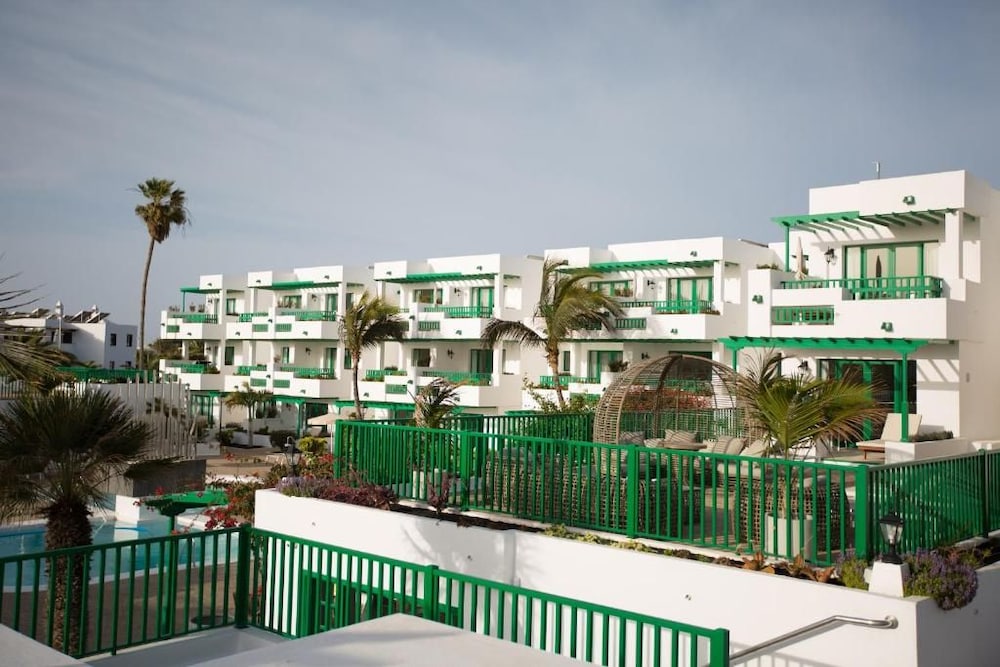 Nazaret Apartments 2/67