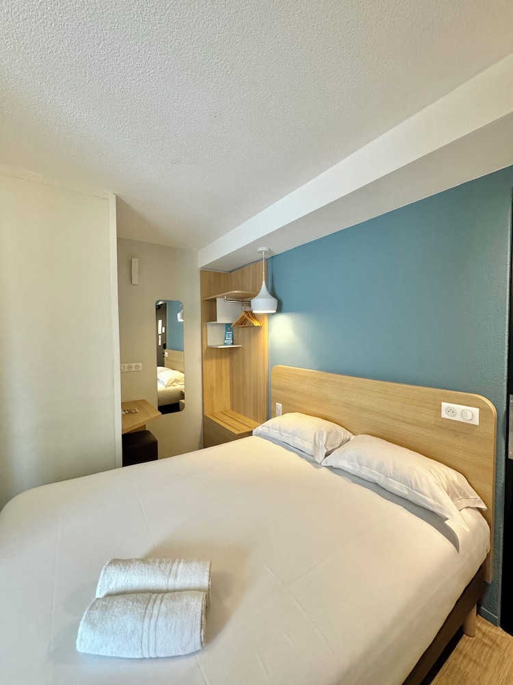 Kyriad Direct Saint Brieuc (Blue Hotel) 12/47