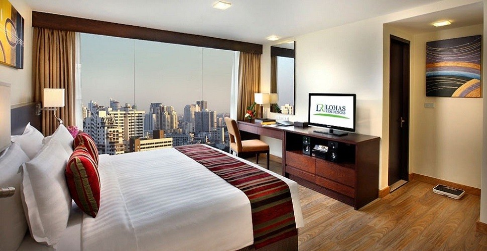 DELUXE SUITE