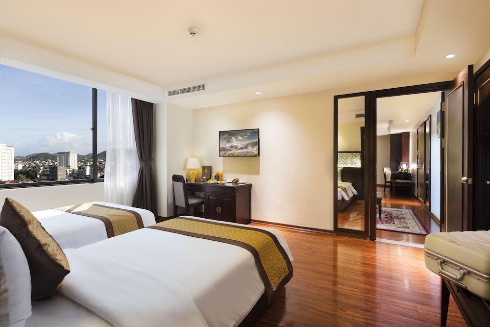 Thanh Lich Royal Boutique Hotel 9/69