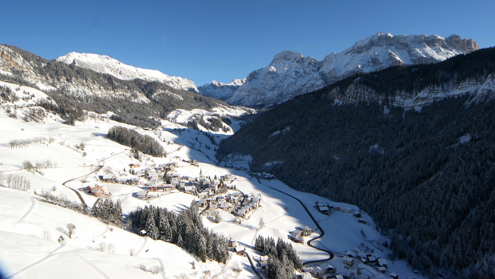 Alpine Hotel Ciasa Lara 32/40