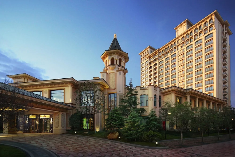 Chateau Star River Minghang Shanghai 38/44