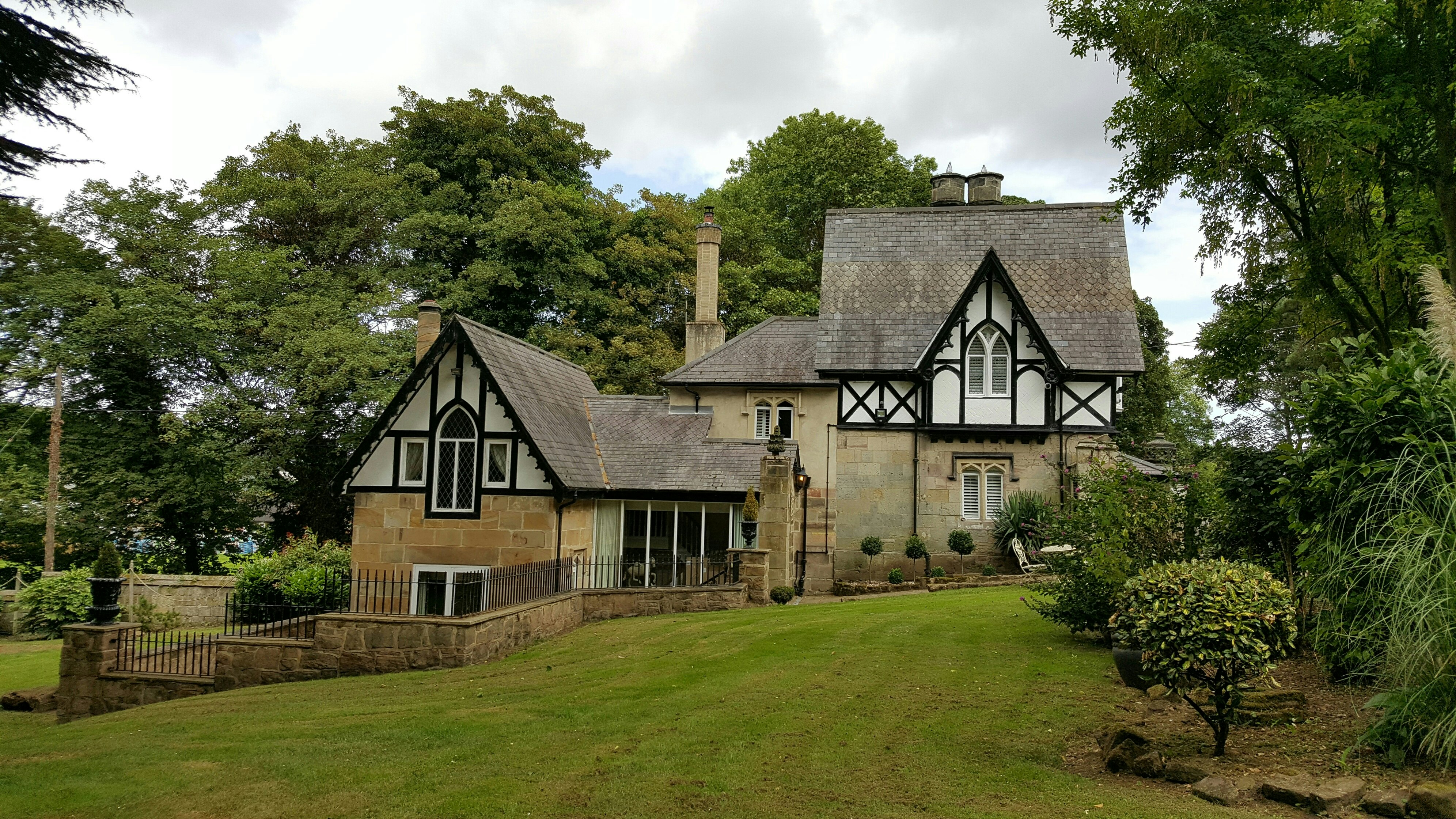The Priest House Hotel 27/28
