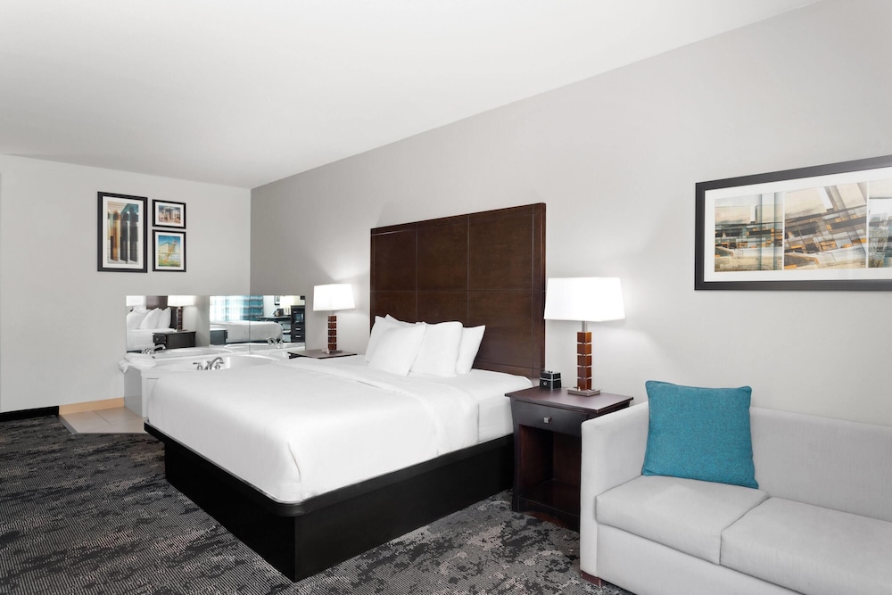La Quinta Inn & Suites by Wyndham Columbus - Edinburgh 27/59