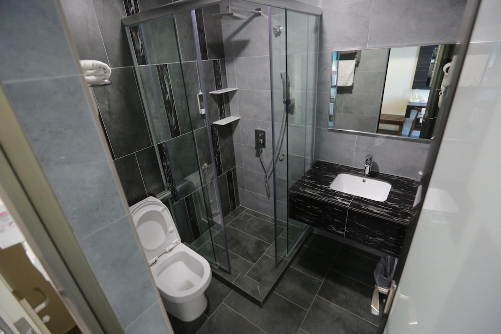 Pantai Regal Hotel 43/50