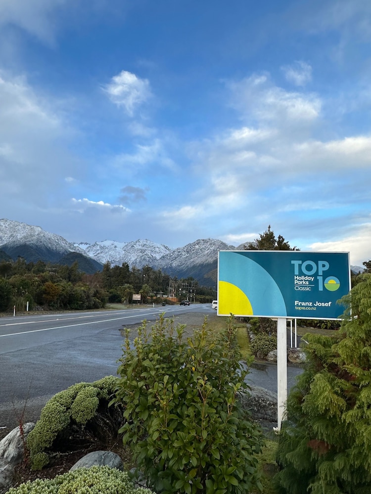 Franz Josef Top 10 Holiday Park 70/75