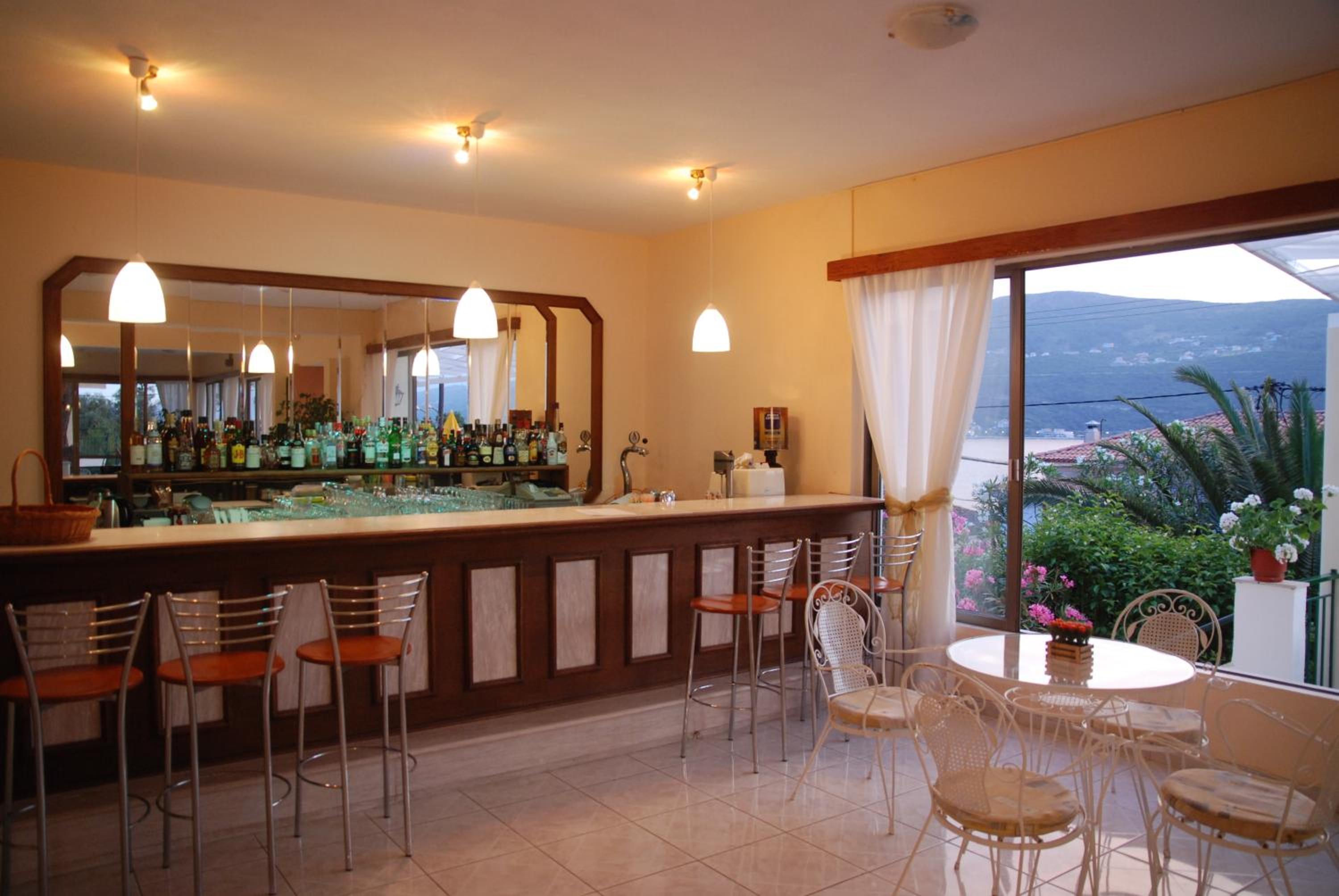 Anthemis Hotel Apartments 61/80