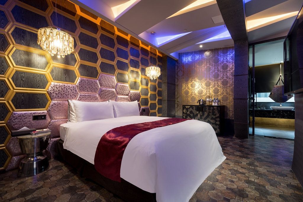 Luxury, King Bed