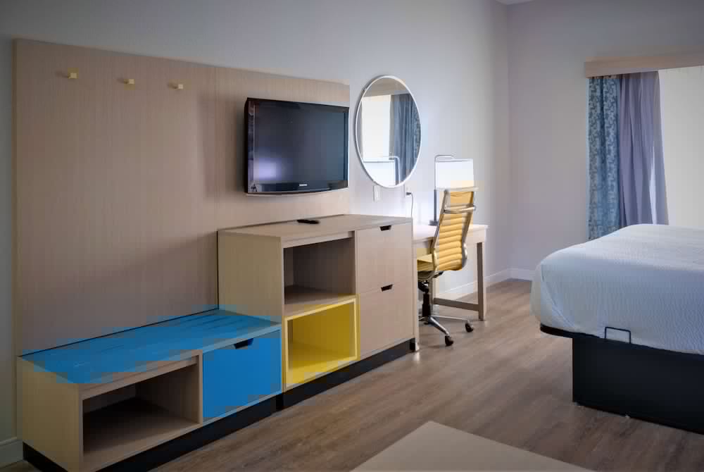 Days Inn & Suites by Wyndham Savannah North I-95 14/41