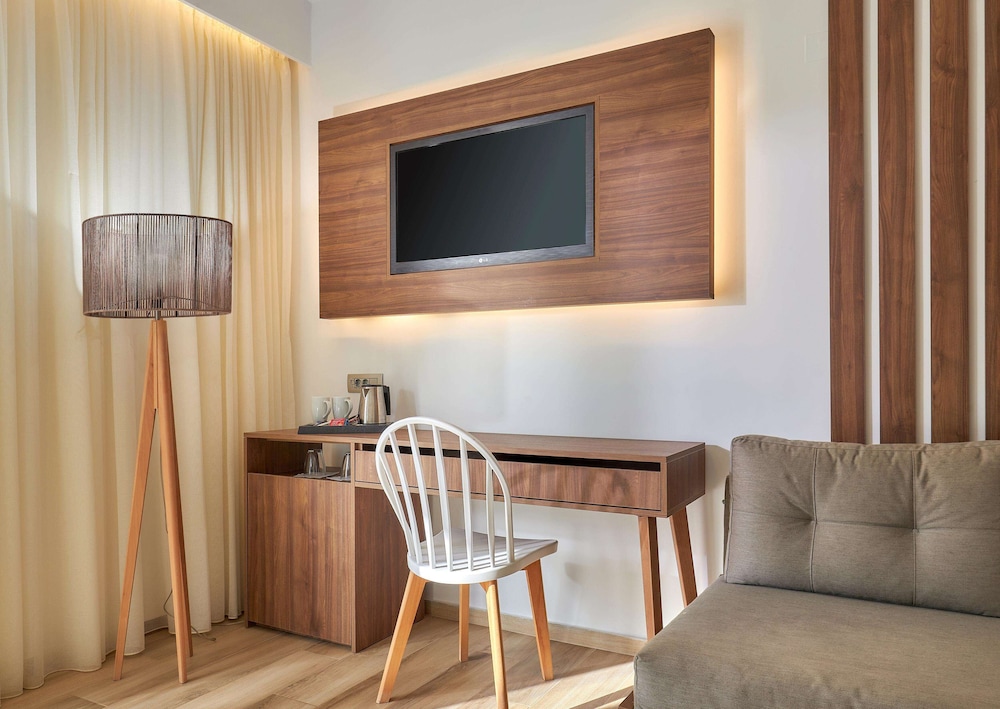 Cooee Kyknos Beach Hotel 66/75