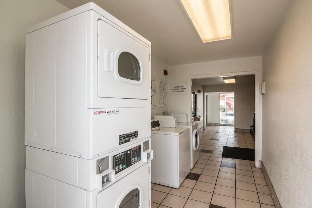 Motel6 Ventura, CA - Beach 34/58