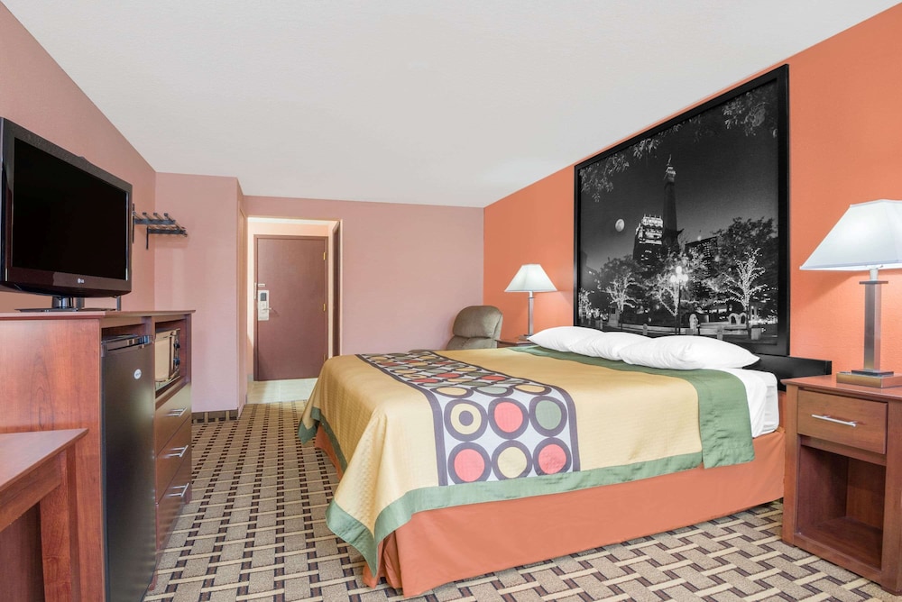 Super 8 By Wyndham Shelbyville 12/25