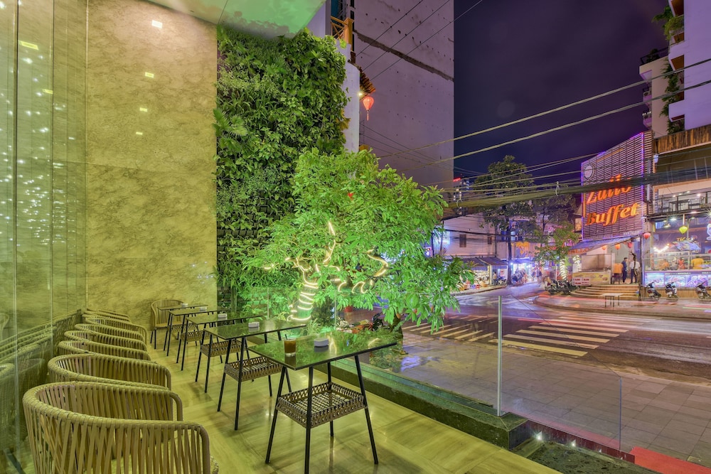 Poseidon Nha Trang Hotel 38/66