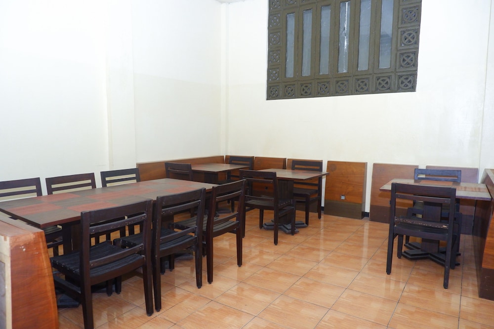 Oyo 856 Hotel Pelangi Indah 9/14
