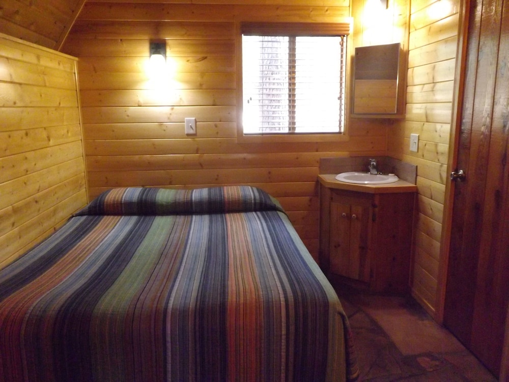 Arizona Mountain Inn and Cabins 23/50