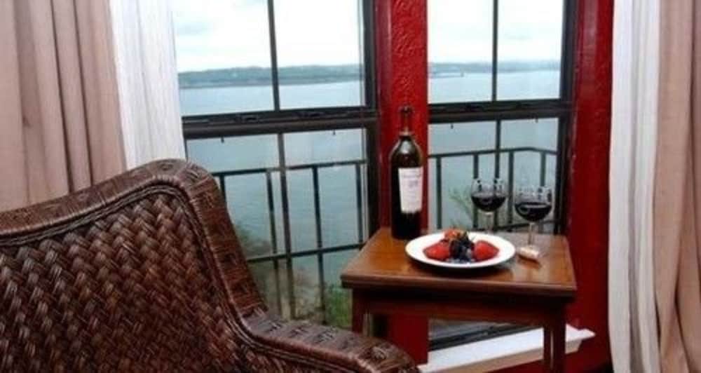 The Lakehouse Bed & Breakfast 22/46