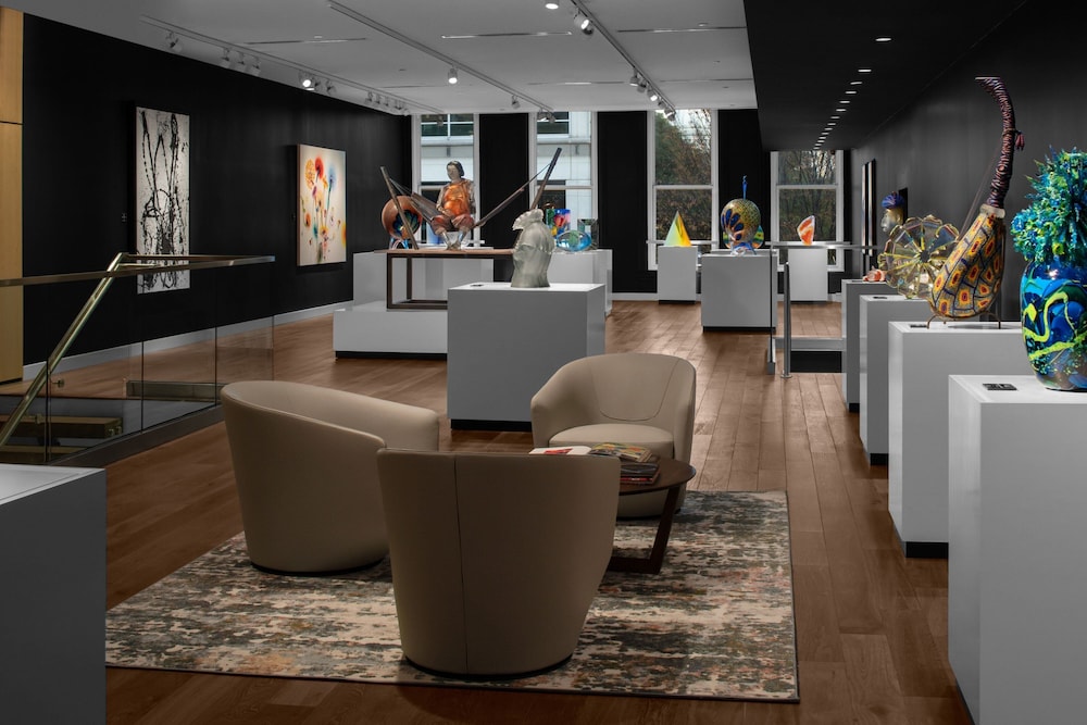 Glass Light Hotel & Gallery Autograph Collection 54/62
