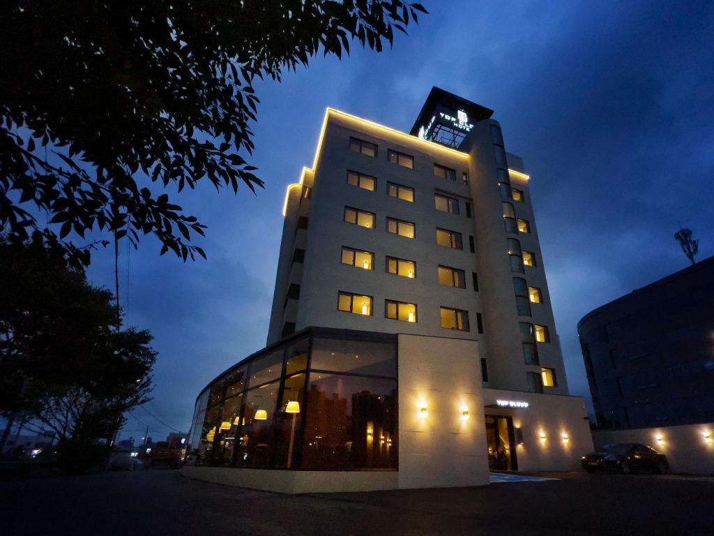 Top Cloud Hotel Gunsan 1/35