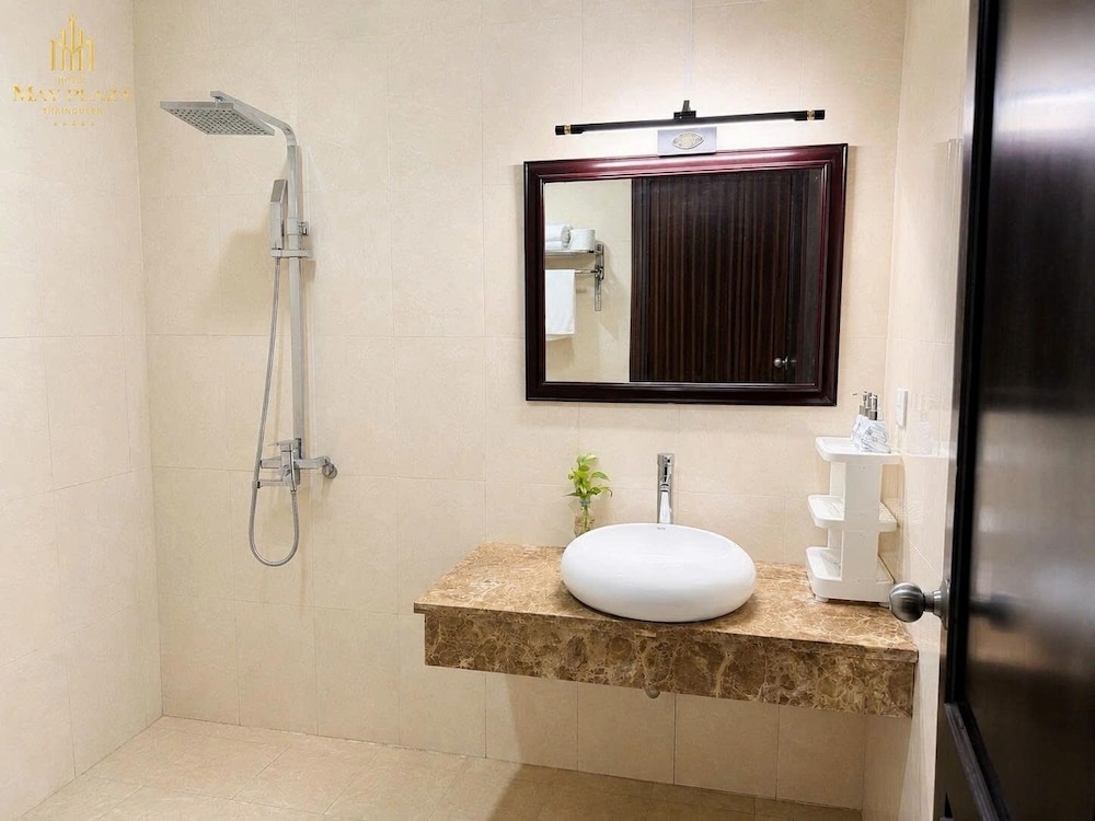 May Plaza Hotel 50/50