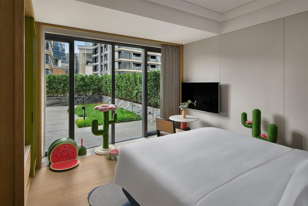 Xi Zhe Wuxi, Curio Collection by Hilton 13/36