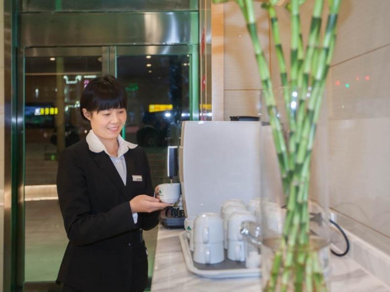 Lobby at Vatica Xuzhou High Speed Railway Station Hotel, XUZHOU