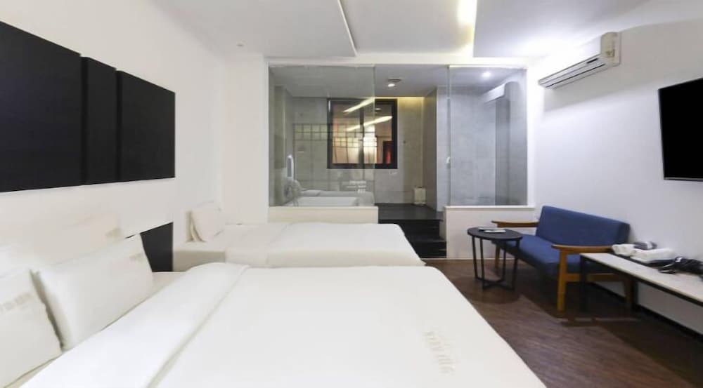 2 Heaven Hotel 13/69