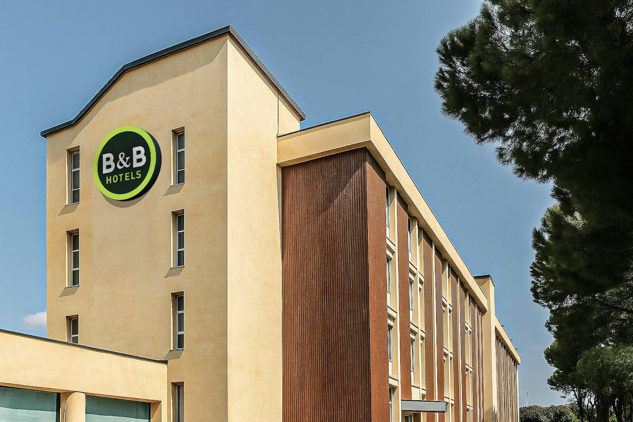 B&B HOTEL Calenzano First 1/18
