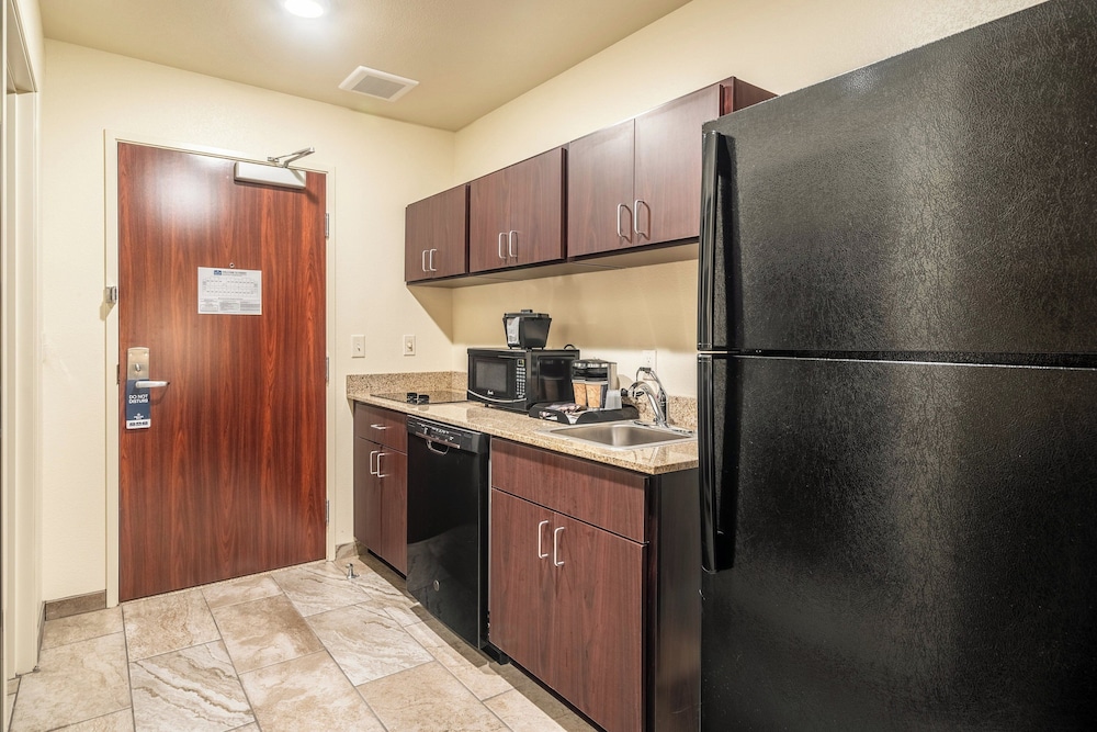 Cobblestone Hotel & Suites - Andrews 2/34