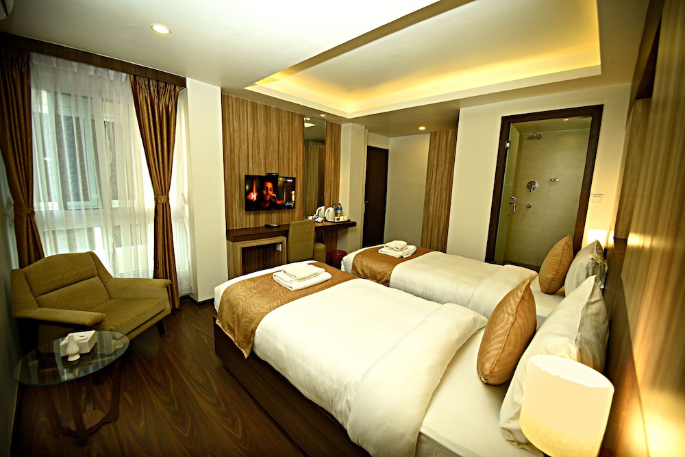The Milestone Hotel 33/54