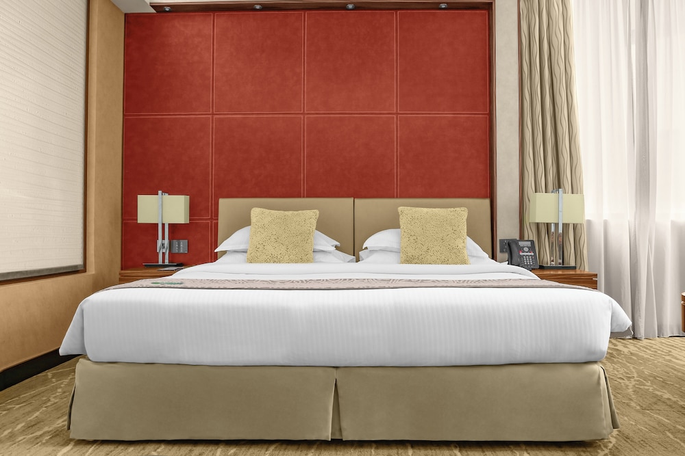 DELUXE, KING BED
