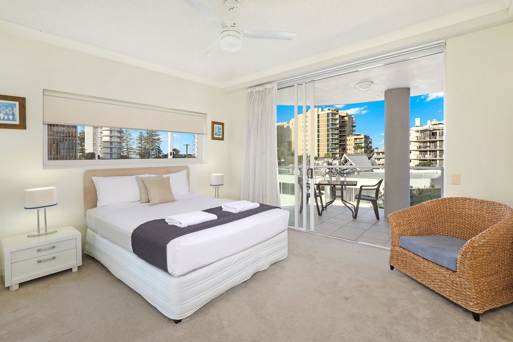 Pandanus Mooloolaba 11/51