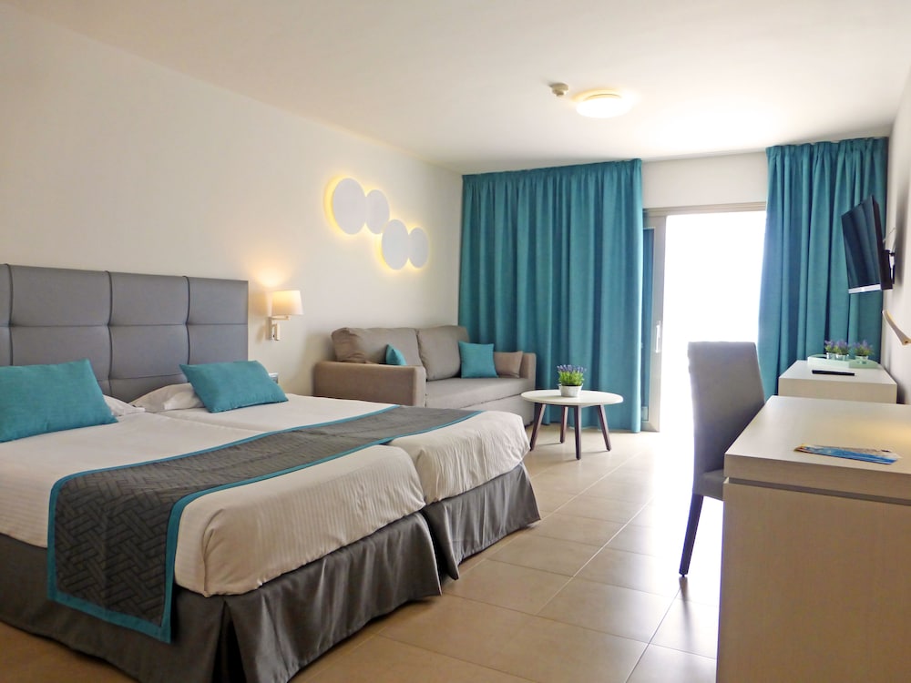 Hotel Las Costas 17/65