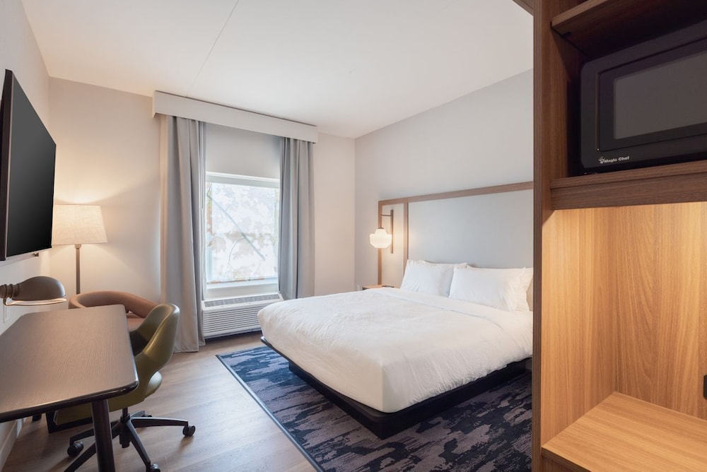 Fairfield Inn & Suites Dayton Beavercreek 12/27