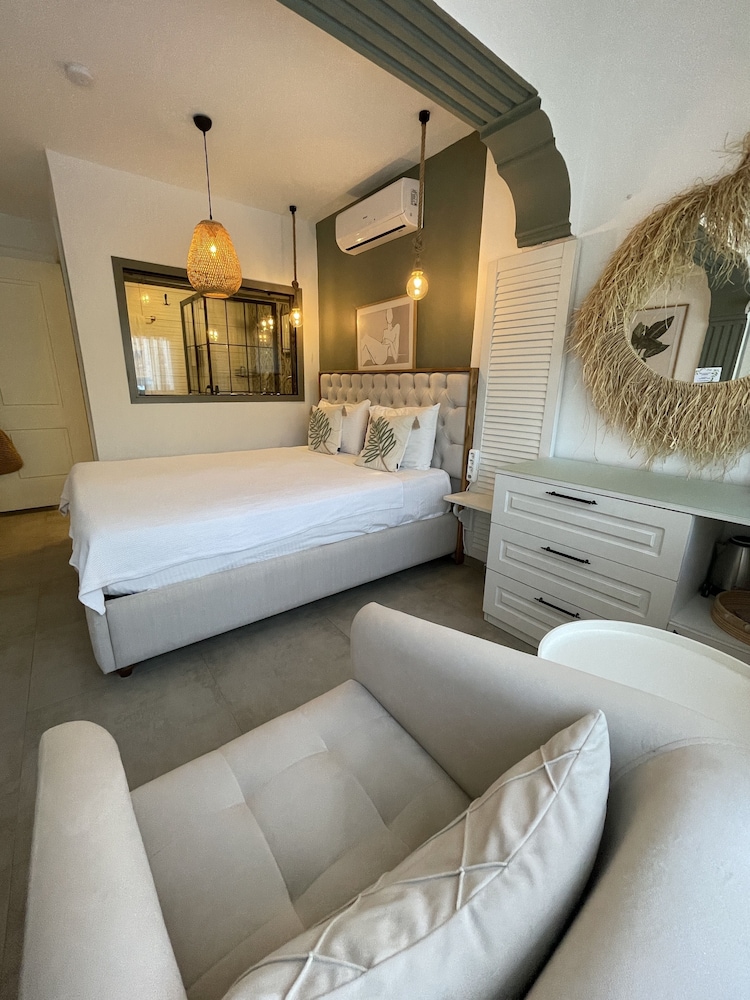 Liman Hotel Gumusluk 14/50
