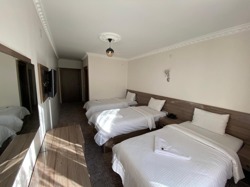 Toprak Hotel 8/22