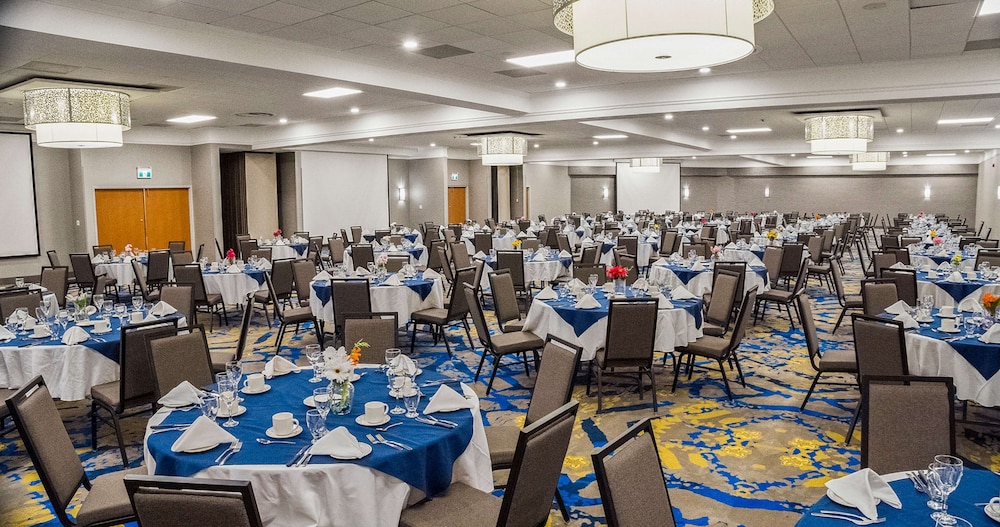 Radisson Hotel Sudbury, ON 52/54