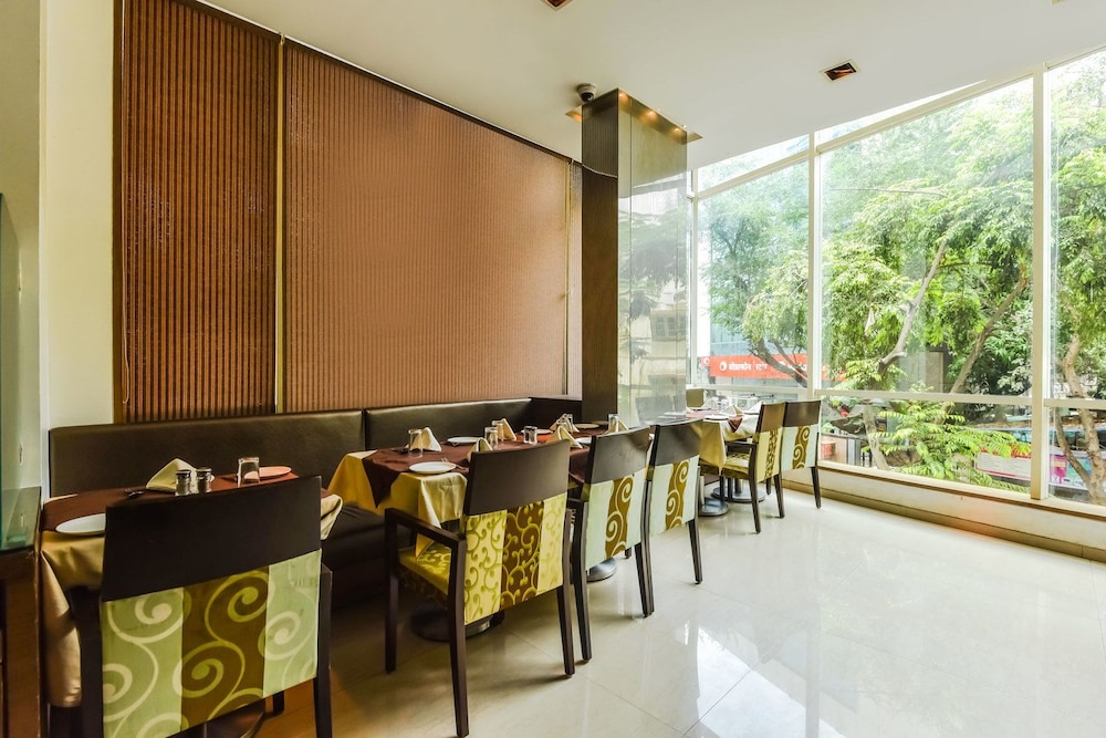 Landmark Residency 41/49