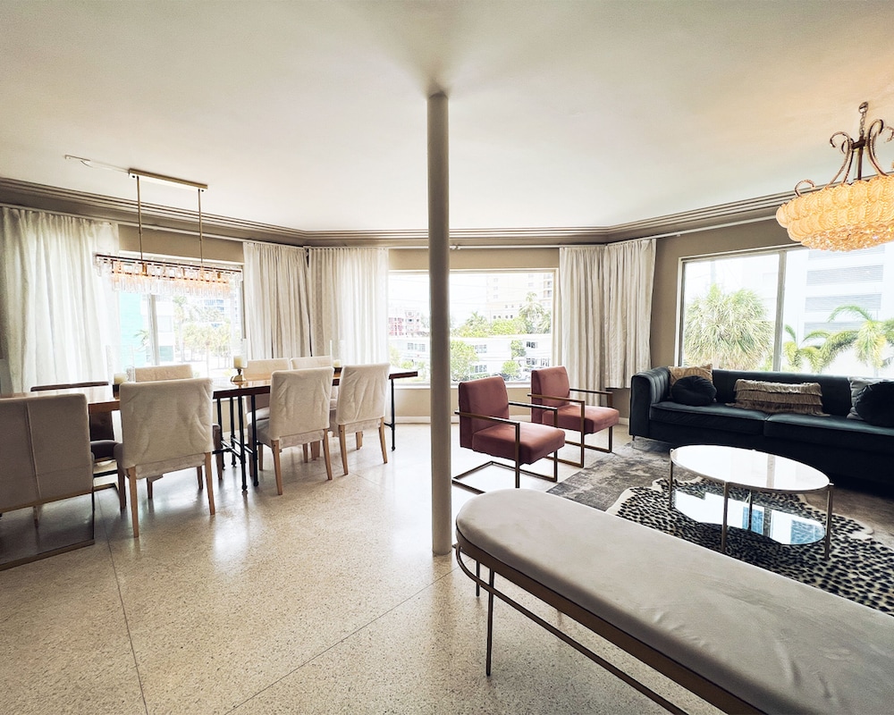North Beach Hotel 35/76