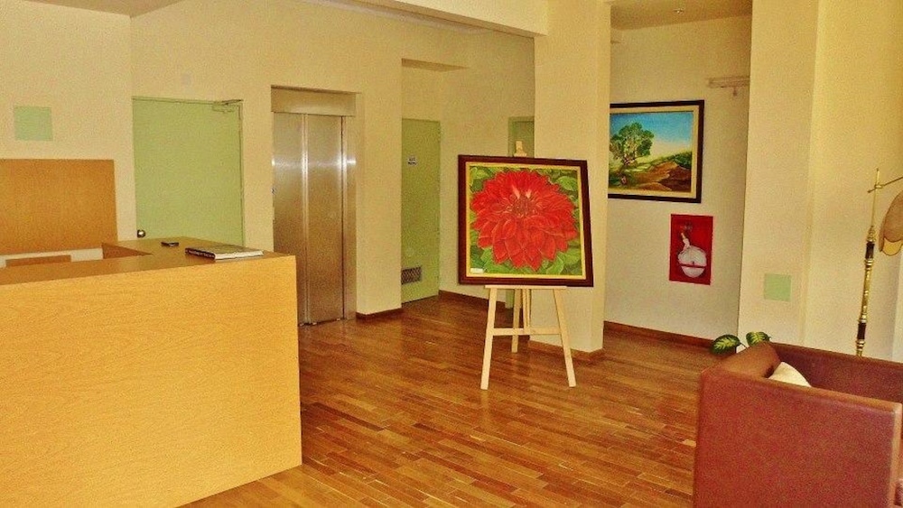 Juramento de Lealtad Townhouse Hotel 20/30