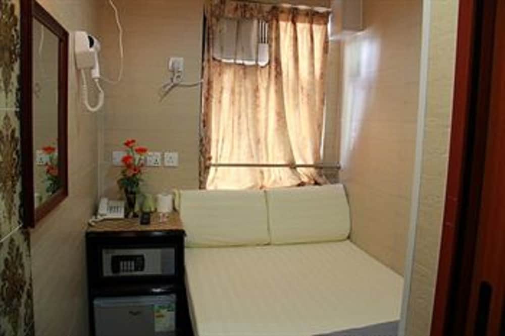 Russian Hotel 25/34