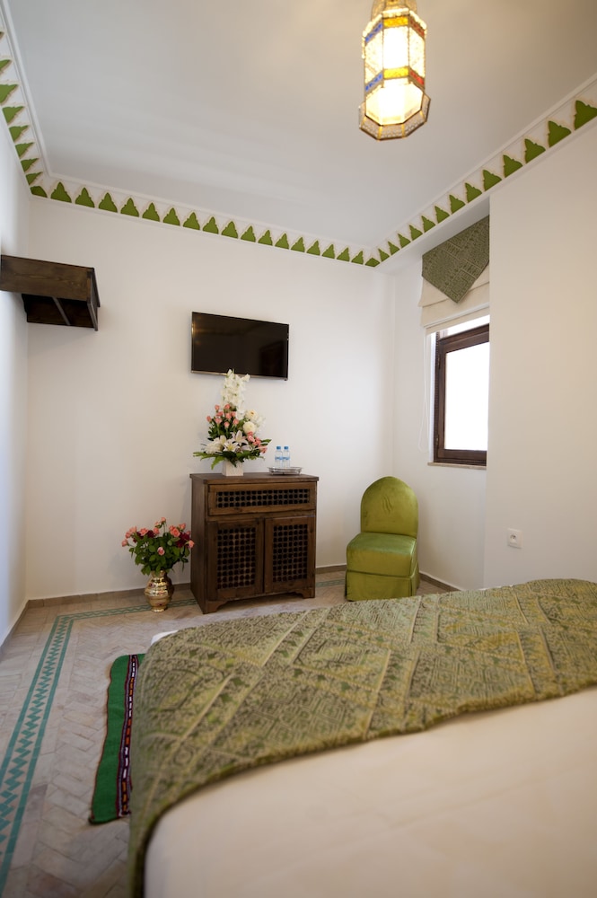 DAR YASMINE 11/49