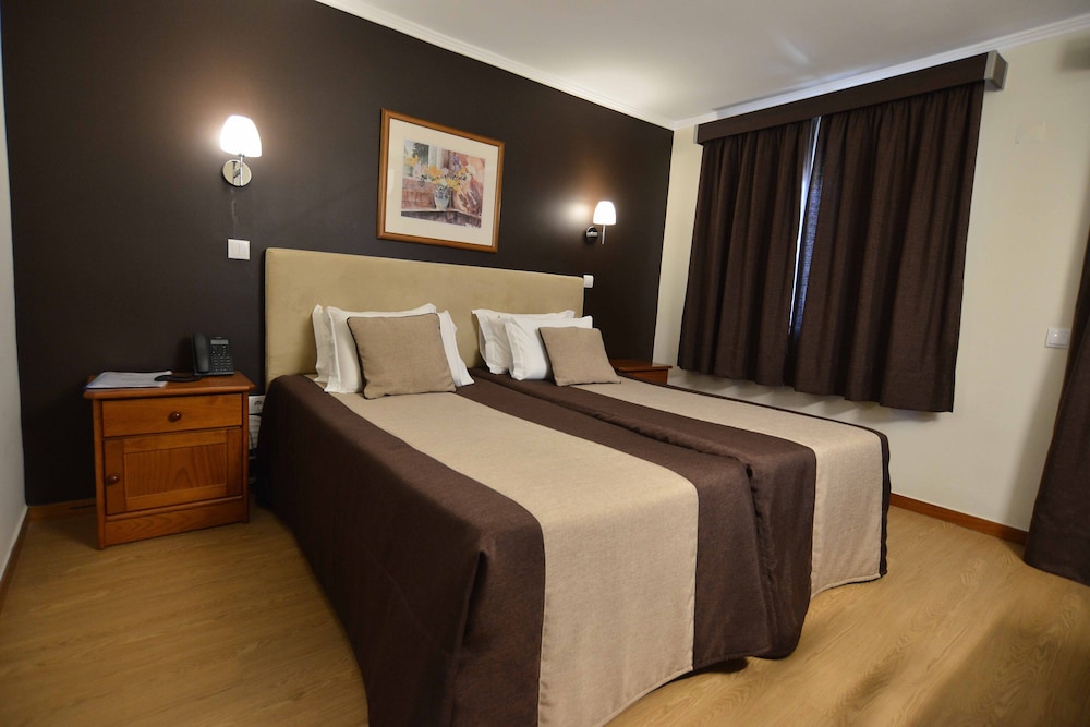 Salgueiro Hotel 5/28