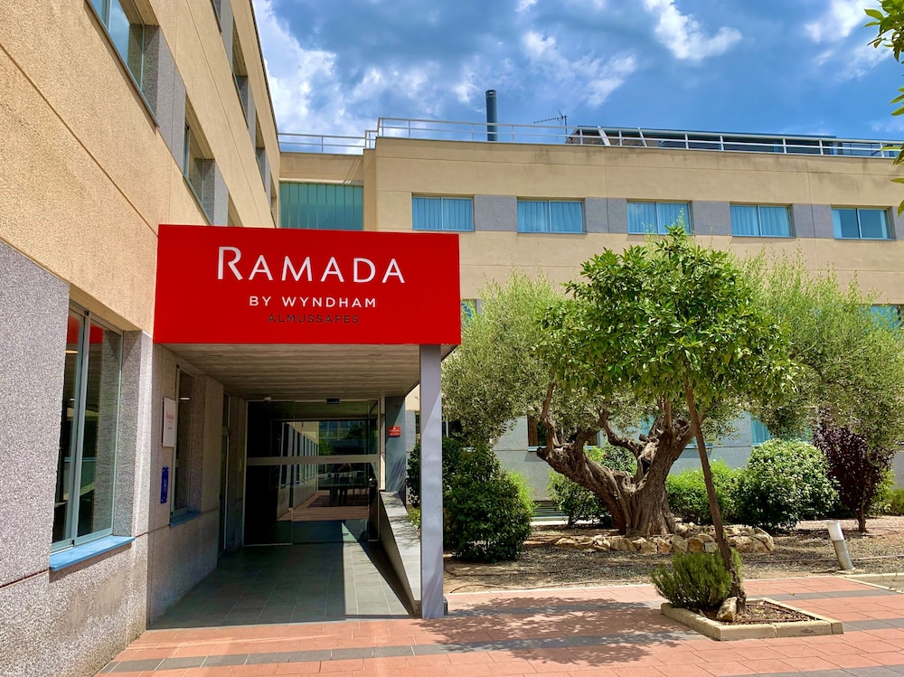 Ramada by Wyndham Valencia Almussafes 2/56