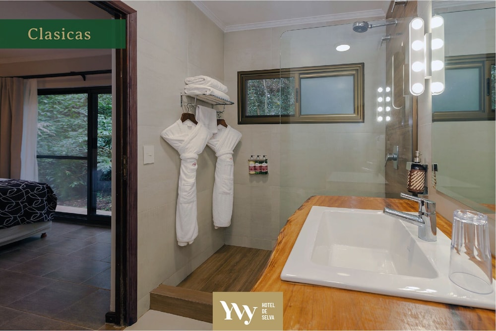 Yvy de Selva Hotel 50/51