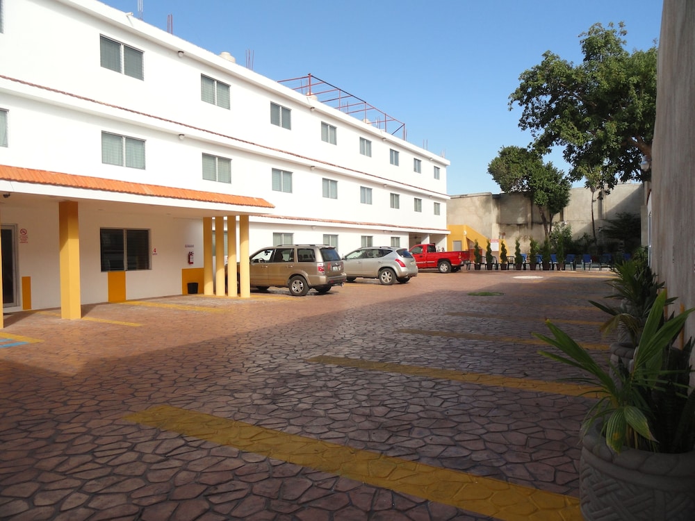 Las Dalias Inn 43/60