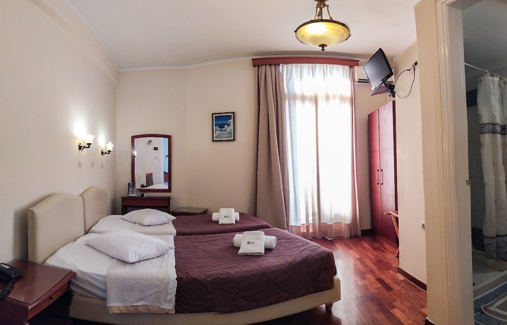 Cecil Hotel 50/70