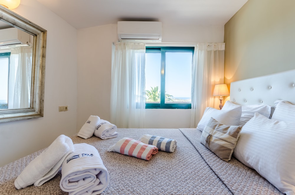 DELUXE, SUITE, PANORAMIC SEA VIEW