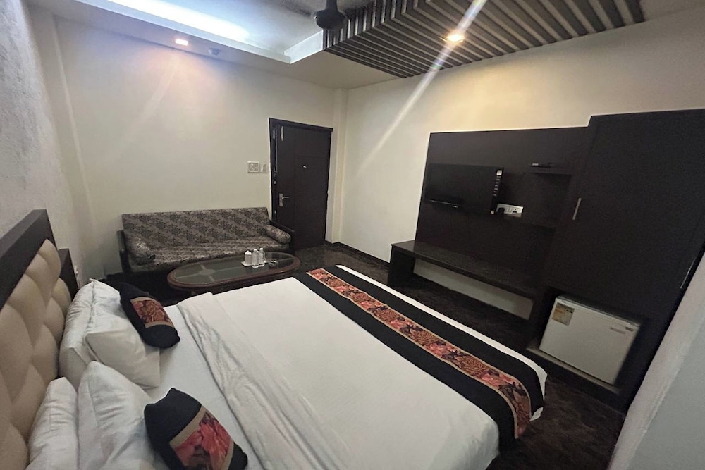 Arihant Inn 23/53